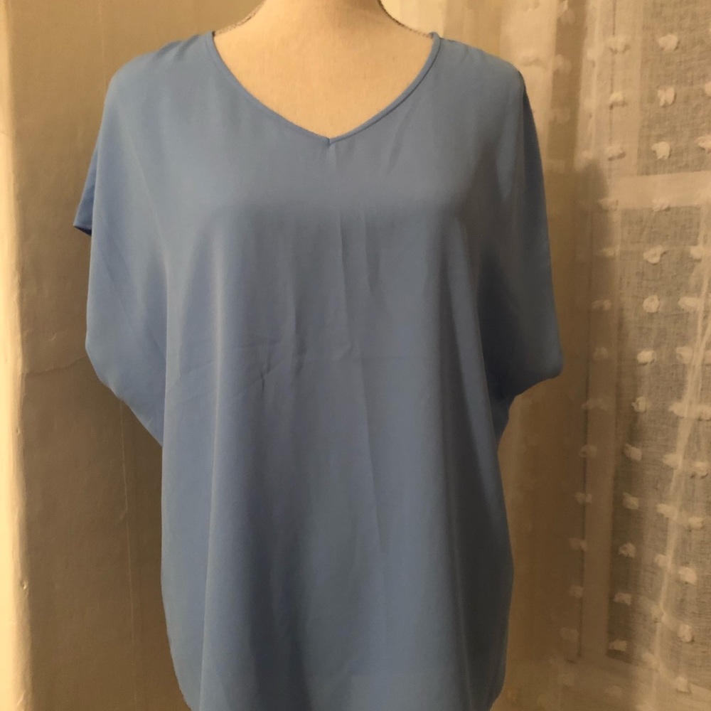 Chico’s beautiful lightweight top